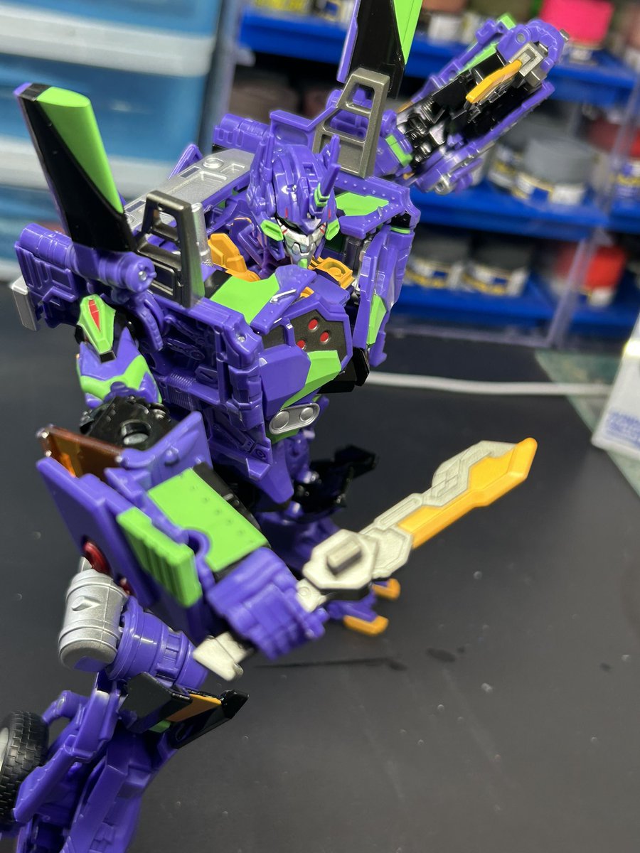 bark4382's tweet photo. タカラトミー　#Tスパーク
エヴァンゲリオンプライム初号機到着^_^
Part3

お決まりの
リーダーのマトリクスもしっかり付属👍
デカいのはいい！デカいのは正義！

楽ィィィ(☝︎ ՞ਊ ՞)☝︎
#トランスフォーマー　#エヴァンゲリオン https://t.co/6YOe2GDpGH