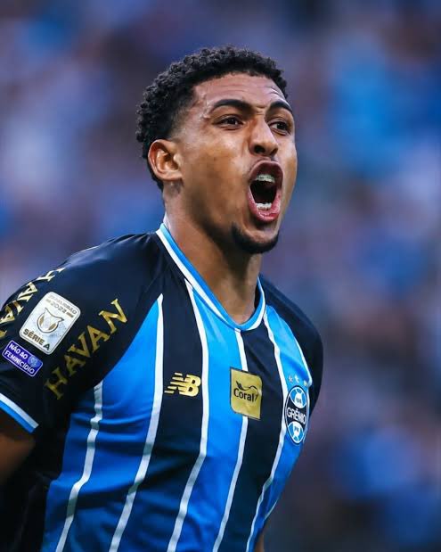 Gremistao1903's tweet photo. 🚨ATENÇÃO! 

Achávamos que a história iria acabar em Pedro Geromel… 

Aí DEUS nos enviou Wallace! 🇪🇪🙏🏼 https://t.co/5dnST3Btct