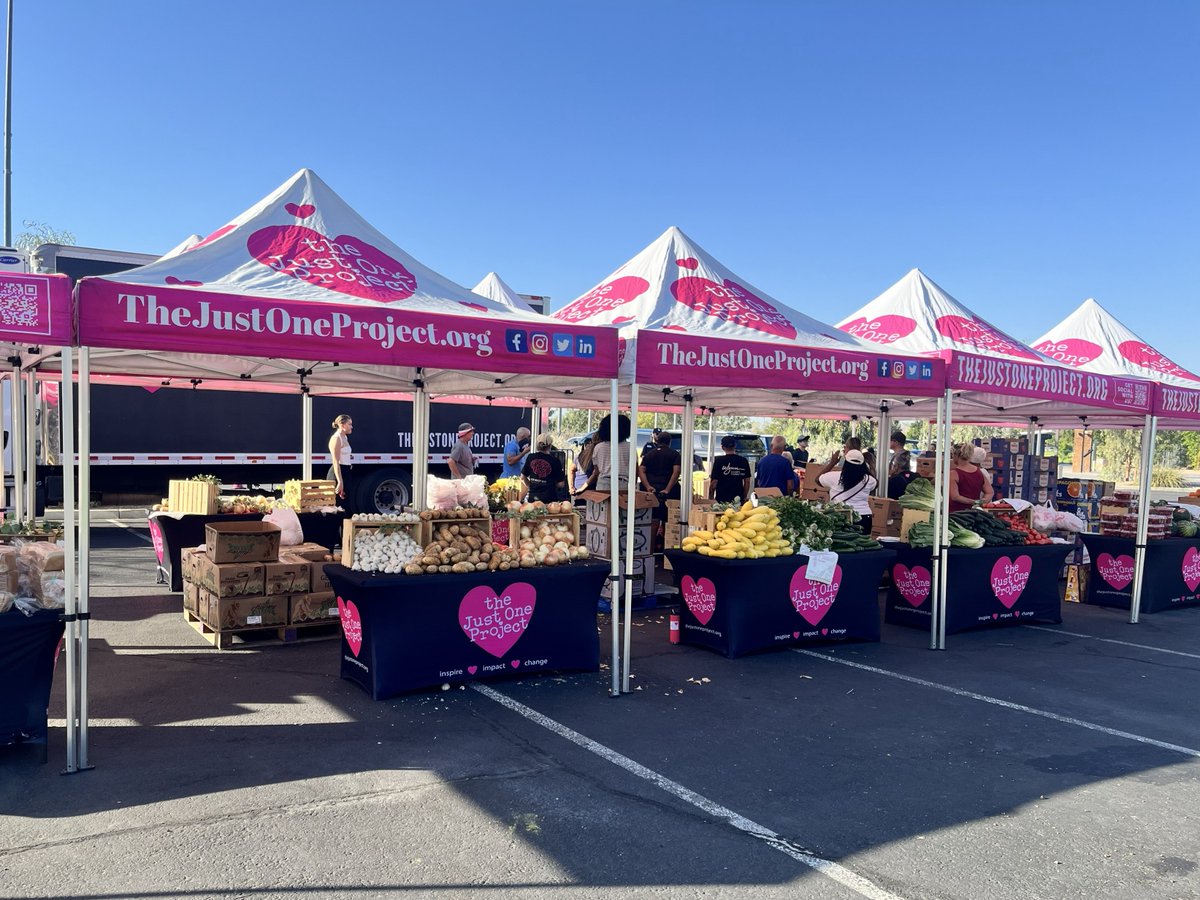 caresource's tweet photo. Our Nevada team was excited to attend The Just One Project’s Food Is Medicine Farmers Market event, celebrating the exciting expansion of this vital program! As a local community partner, we’re honored to support initiatives that help provide reliable access to nutritious food for families across the Las Vegas Valley. Access to wholesome food is essential, not just for satisfying hunger but for supporting overall health and well-being. When families have the nutrition they need, they’re better supported to thrive and lead healthier lives. Thank you to The Just One Project for having us at this impactful community event! 💜

#CareSourceNV