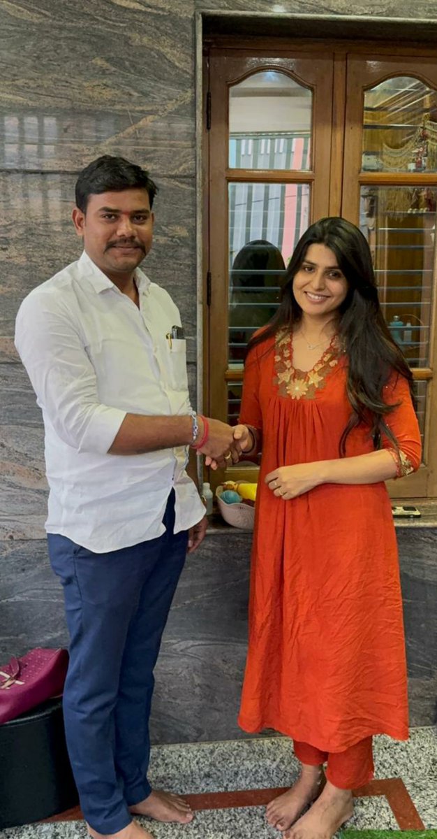 DadaSindagi's tweet photo. Today the Raksha Bandhan festival was celebrated at Sharanya Shetty's sister's house https://t.co/8Kj8XyVc60
