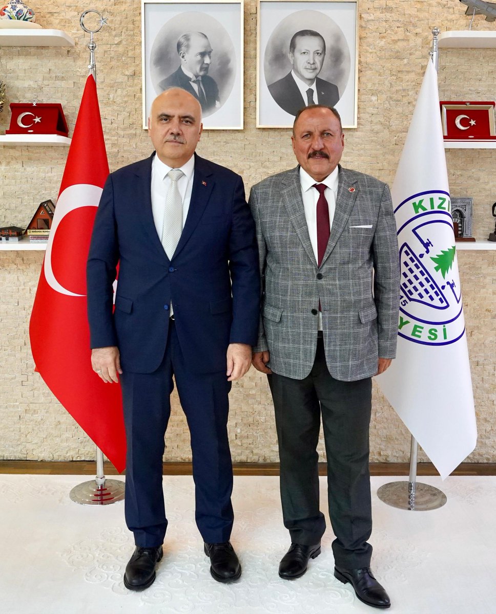 SuleymanAcar06's tweet photo. Gönlümüz de Bir, Kızılcahamam Sevdamız da…

Kızılcahamamlılar Derneği Genel Başkanımız Beyhan Sarı ile belediyemizde bir araya geldik.

Nerede yaşarsak yaşayalım; bizi bir araya getiren ortak değerimiz, köklerimiz ve memleket sevdamız Kızılcahamam.

Rabbim birlik ve beraberliğimizi daim, Kızılcahamam için kurduğumuz gönül bağlarını her daim güçlü eylesin.