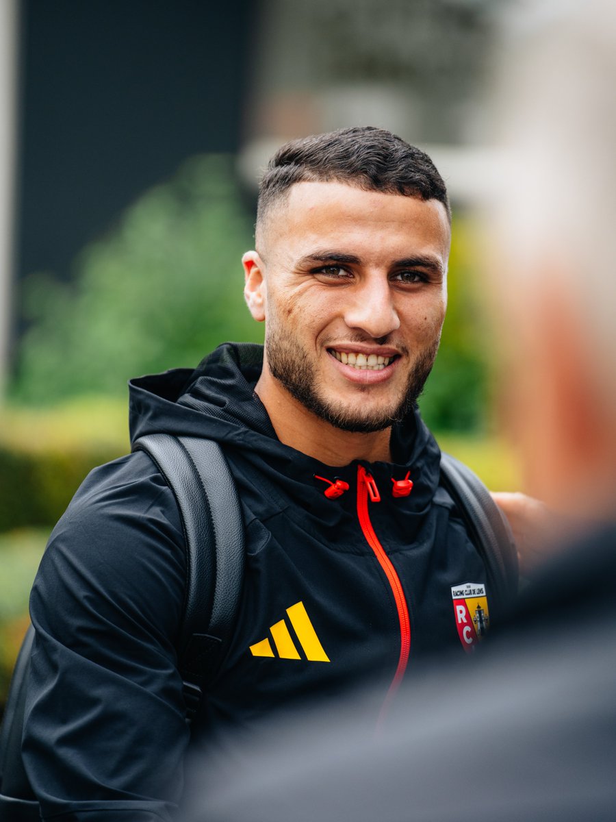 RCLens's tweet photo. Sur la route du choc des 𝑹𝒂𝒄𝒊𝒏𝒈 🏁

#FiersDEtreLensois #RCSARCL https://t.co/WMGSxISwvg
