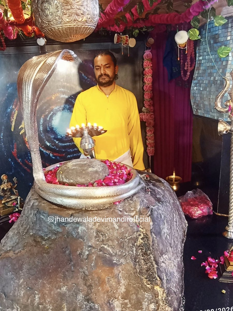 bbjtsmedia's tweet photo. 🌺 जय माता दी 🙏🏻
आदि शक्ति माँ झण्डेवाली देवी जी के पावन श्रृंगार दर्शन
✨ आज दिनांक 28 अगस्त 2026, शुक्रवार सायं 7:30 बजे 
माँ की दिव्य कृपा सब भक्तों पर सदैव बनी रहे 🙏🏻❤️
जय माँ झण्डेवाली की! 🌸🌼 https://t.co/2bWVFI4t7Q