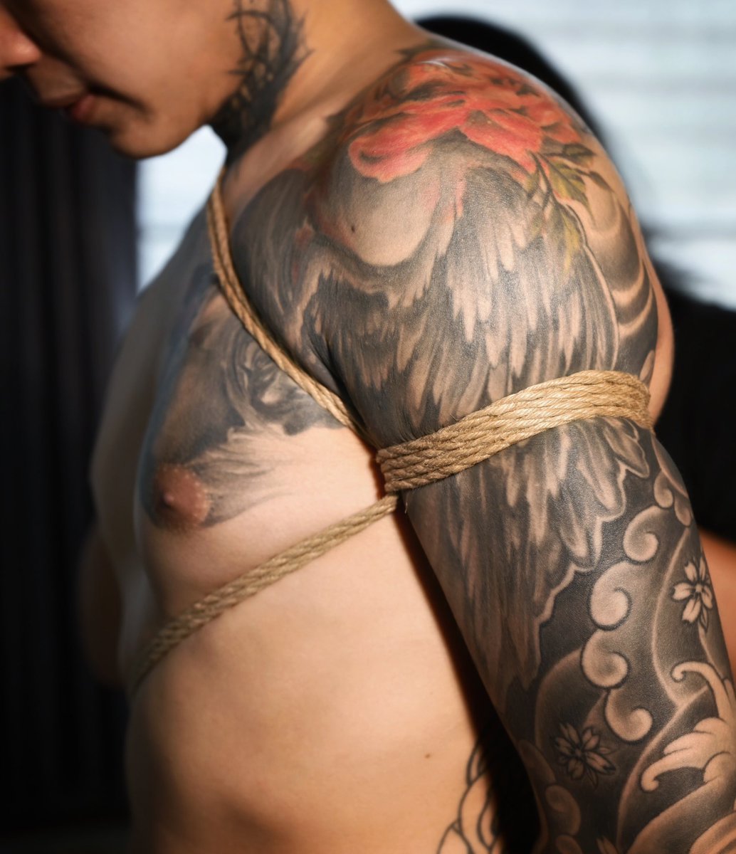 ceoblackrope's tweet photo. ชอบการโดนมัด และชอบเป็นฝ่ายมัด 🖤

🪢 @Unnamedminorxxx 

#shibari #绳缚 #bdsm #绳艺 https://t.co/uRtObX1ajm