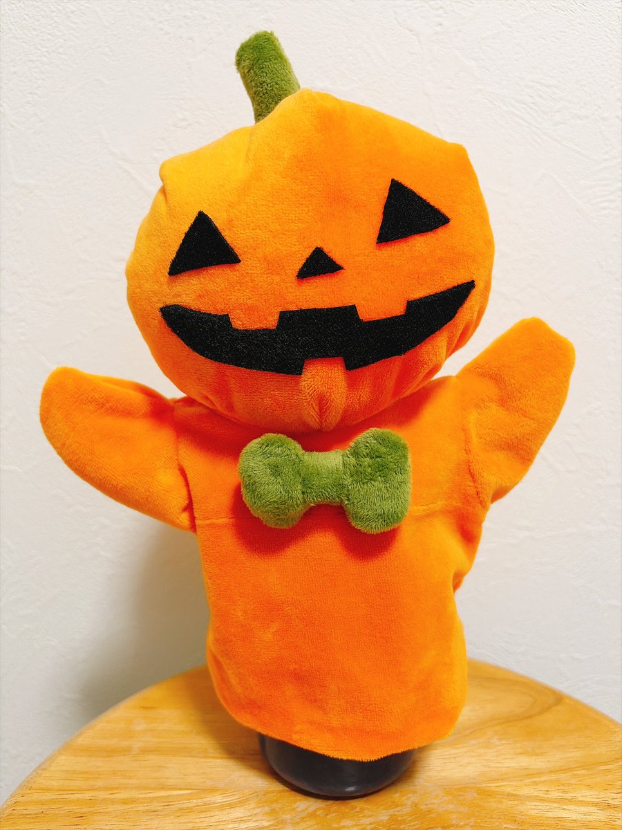 Kyon_vividcrow's tweet photo. シーズナルパペット🪡
ハロウィンかぼちゃのパペ��トを製作しました🎃

・20cm グローブ型
・ぬいぐるみ生地

お顔を変えていろんなアレンジもできそうです☺️

#きょんパペ #パペット #ハンドメイド #オーダーメイド https://t.co/XxO7A1P0jQ