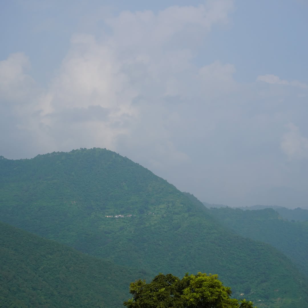 nelsongeorge775's tweet photo. Nani Gao, Uttarakhand

A quiet village tucked into Uttarakhand’s hills, where mountain paths, old homes, lush greenery and slow-paced village life create a glimpse of the Himalayas’ simple beauty. https://t.co/ImgOnNiouc
