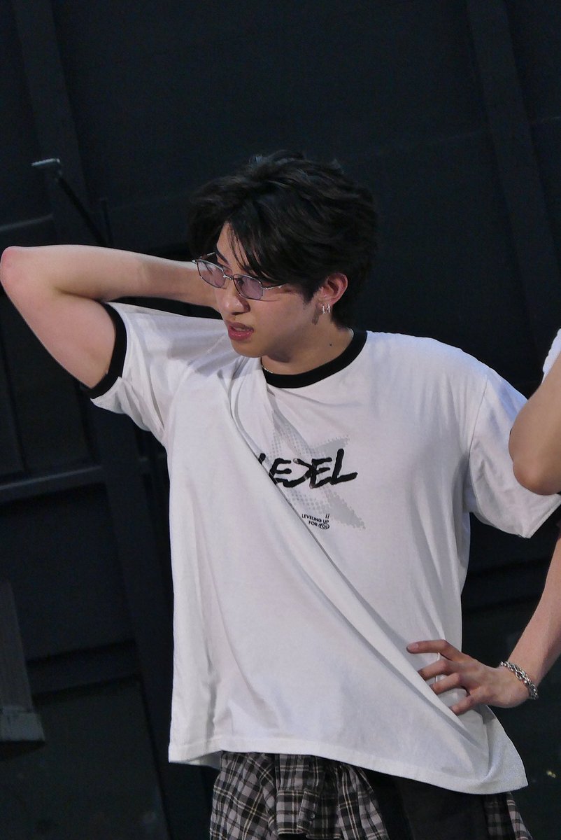 napatsawanph's tweet photo. ต่อยพี่เลยไอหนุ่ม

#MALE_LE7EL  #LE7EL 
#FlavorRushRandomDancexLE7EL https://t.co/Y4IINhi2sJ