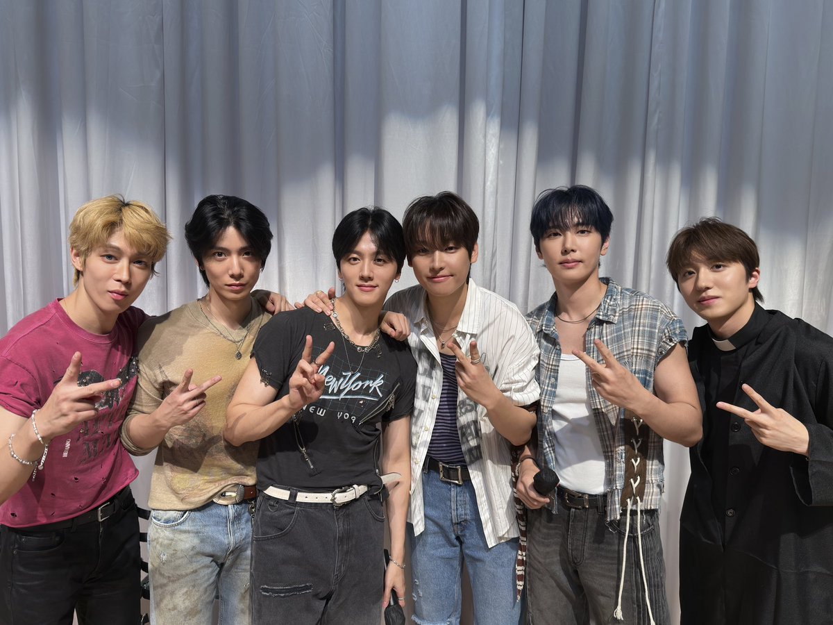 SF9_FANCLUB's tweet photo. [📸] 260828 SF9 2nd Album [TENACITY] 발매 기념 팬사인회

#SF9 #에스에프나인 
#TENACITY #Without_Wings https://t.co/jo4nh7kuV9