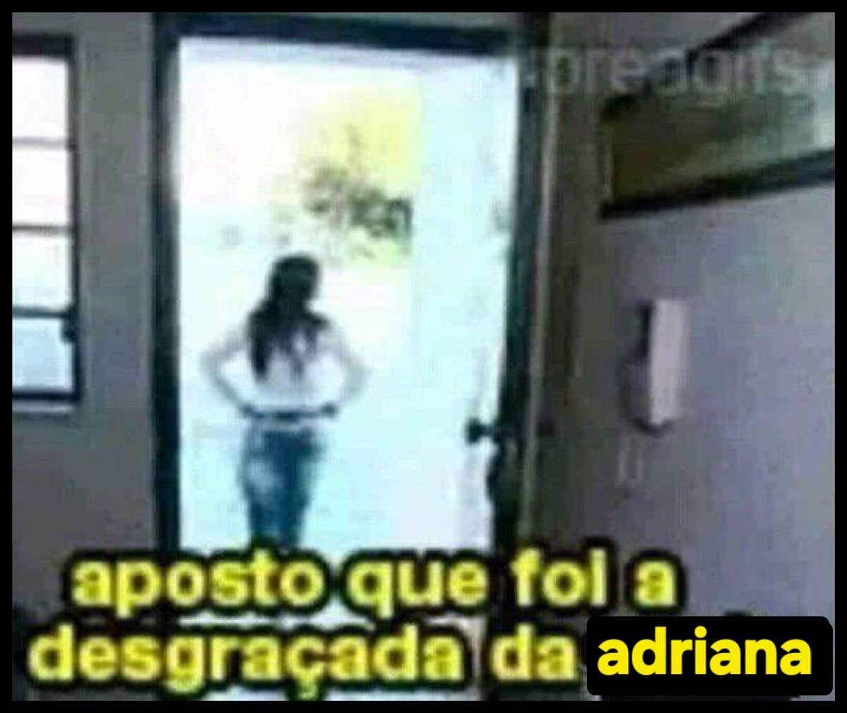 WilliamG1908's tweet photo. @larissajmar Muito ruim ver duas gostosas brigando por um homem médio e sonso (estou falando exclusivamente das atitudes do Pedro e não dá beleza) https://t.co/2GlgeQBXbu