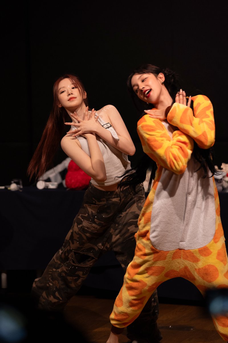 wizinith's tweet photo. 240816 IA
Revenge 무대도 뮤지컬로 만드는 슈화 💃🏻
#슈화 #舒華 #SHUHUA #シュファ
#IDLE #아이들 https://t.co/Y540BPzX0C