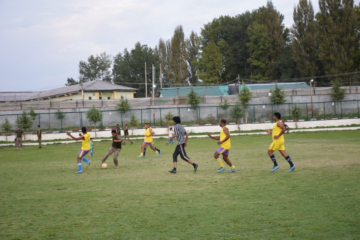 CRPF53BN's tweet photo. Celebrating #NationalSportsDay 🏆🇮🇳
@CRPF53BN Baramulla remembers the legendary Major Dhyan Chand . Games in @crpfindia fosters camaraderie, fitness, teamwork and the true spirit of sportsmanship. #FitForces #StrongNation https://t.co/Pvqrlj10Ce
