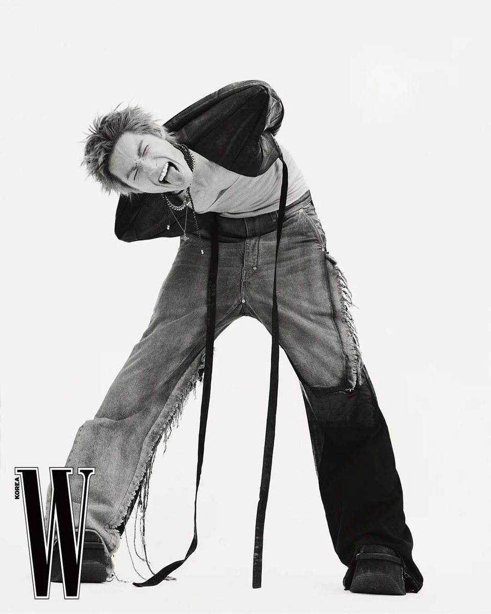 mrtinzip's tweet photo. w korea martin might be my favorite martin look https://t.co/bgd1sx8WCH