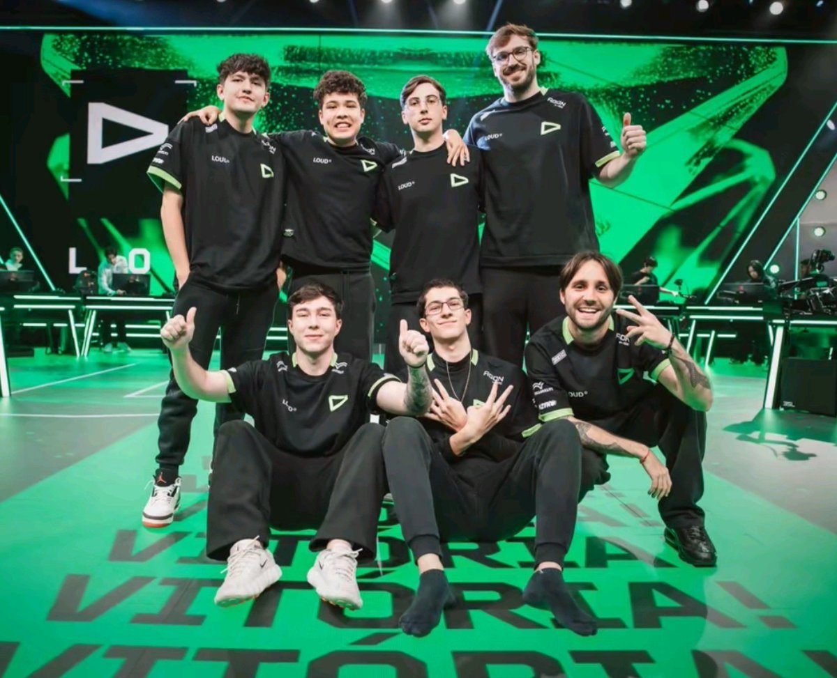 tonyynn3's tweet photo. quem tem medo pula fora, já dizia a finada Rayanne

HOJE VAMOS COMER O CU DA NRG https://t.co/sJPeyov007
