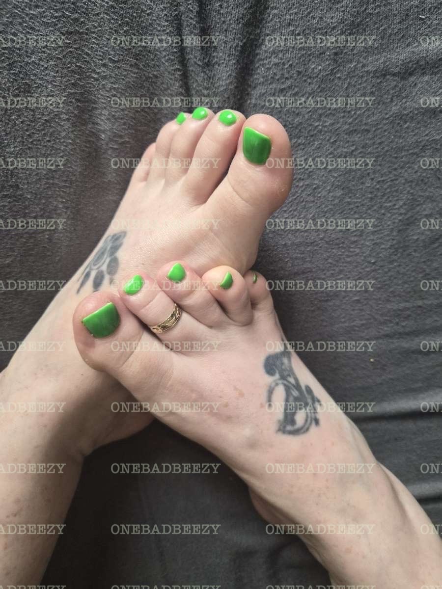 OneBadBeezy22's tweet photo. @FeetMemez https://t.co/KnyZK7SRDd