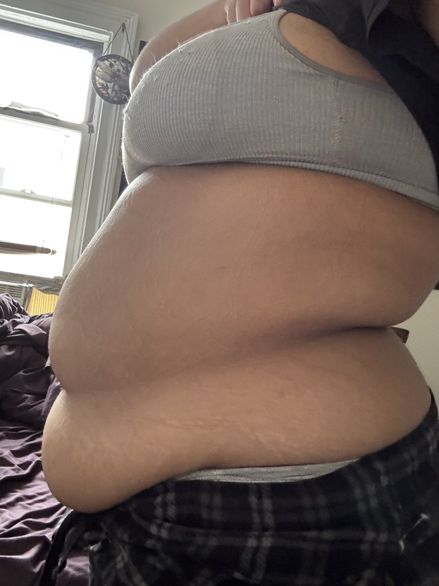 Lilybloomsf's tweet photo. Empty morning belly :( https://t.co/4s9UbhtYMl