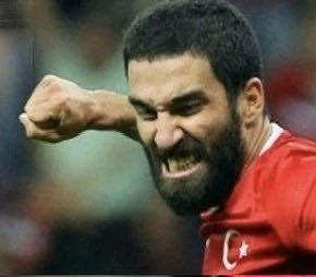 esr17__'s tweet photo. Yüzümüze konan sivrisineği tam ısırırken öldürdük güncel hırs https://t.co/ZxXtBGYiBh