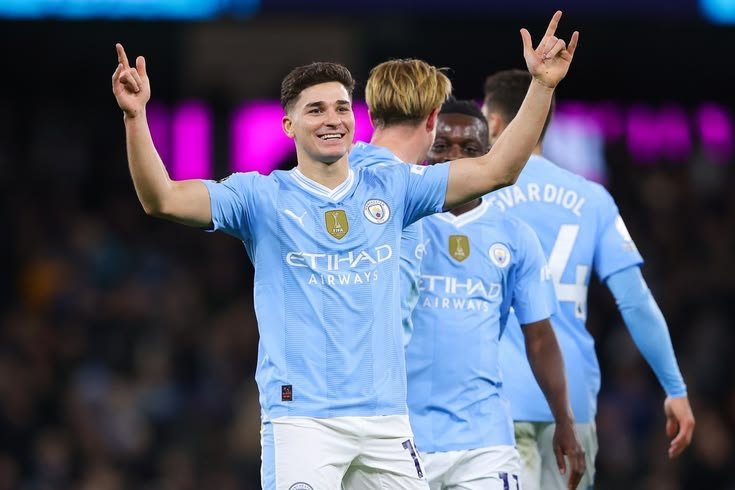 MancityNetwork's tweet photo. 🚨🚨🚨🚨🚨🚨🚨🚨🚨🚨

عااااااااااااااااااااااااااااااااااااااااااااجل |

قد يُعرض خوليان الفاريز على مانشستر سيتي من اجل العوده الي ملعب الإتحاد!!!!

😨😨😨😨😨😨😨😨😨😨😨😨😨😨

[جيمي جاكسون] https://t.co/pL3ofn7KL7