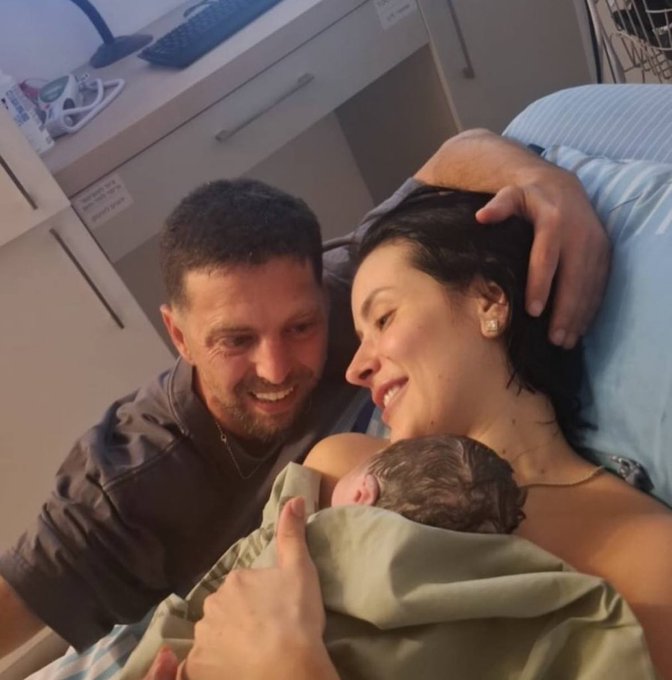 VividProwess's tweet photo. Elkana Bohbot survived 738 days as a hostage in Hamas captivity in Gaza.

A year after he regained his freedom, he and his wife welcomed a new daughter.

Mazal Tov! 🇮🇱❤️ https://t.co/e94WFytVS1