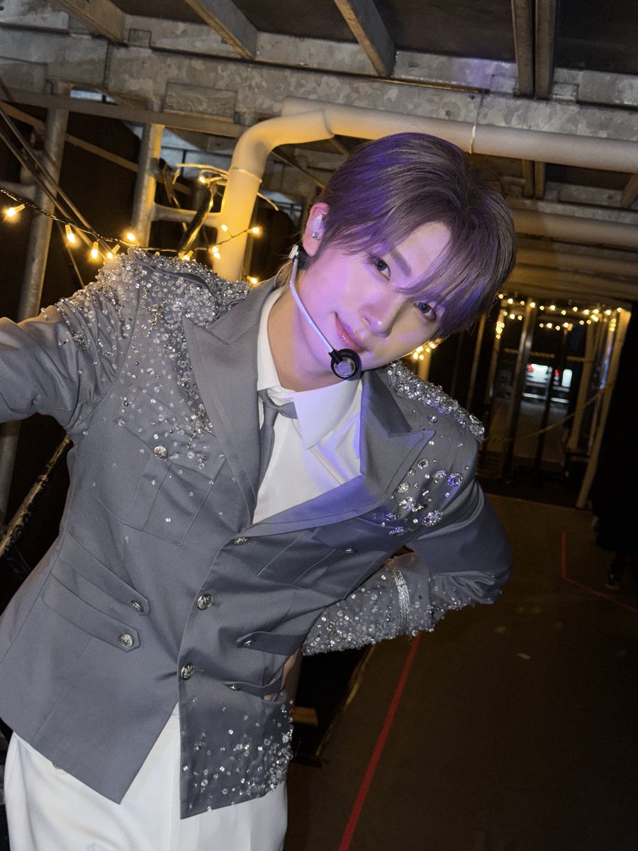 unziphrt's tweet photo. 아ㅏㅏㅏㅏ 염색에 렌즈까지 완전 아이돌같아 너무 좋아🥺🥺🥺🫰🏻 https://t.co/515JygIkQl