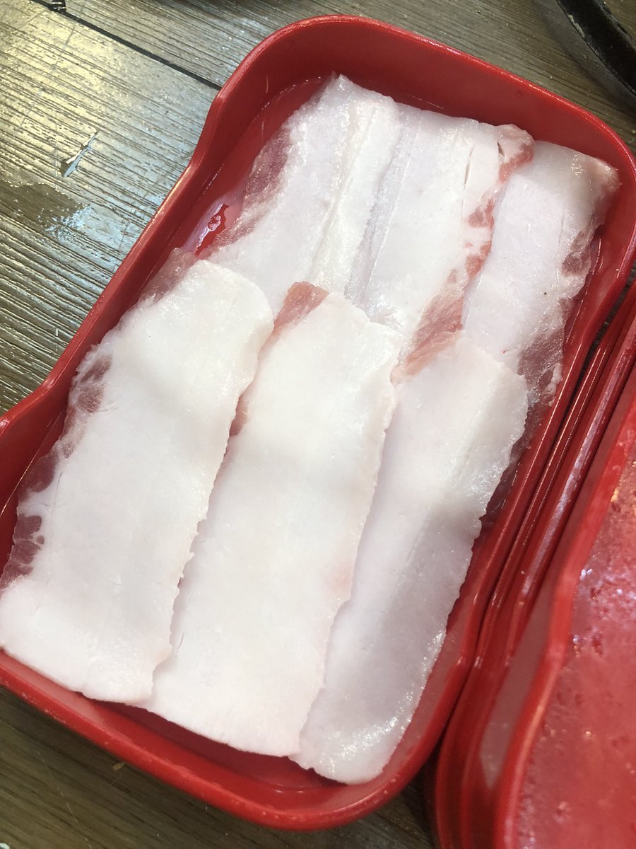 EatGoodkubb's tweet photo. หมูหนึ่งชั้น5555 ไม่ให้โอกาสเนื้อบ้างเล๊ยยยยย https://t.co/e5k81NUDNC