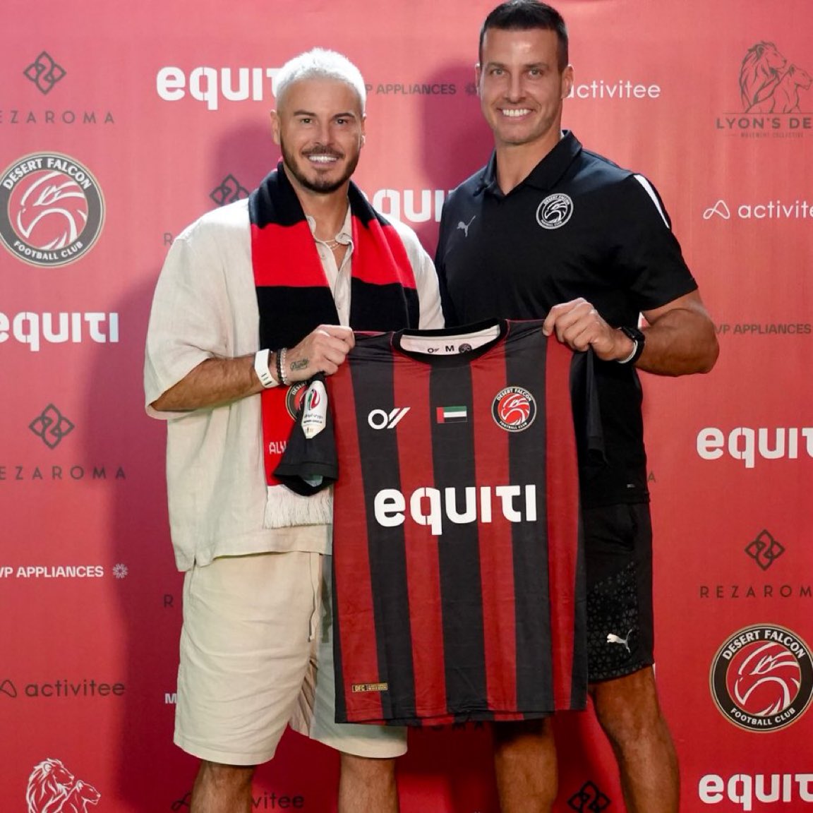 The_Forty_Four's tweet photo. 🚨Former F2 Freestyler, Billy Wingrove has signed for Dubai’s 3rd tier side, Desert Falcon!🇦🇪🤯

Desert Falcon are managed by ex-Newcastle defender, Steven Taylor.

The 43-year-old YouTuber has signed a player-coach contract✅ https://t.co/RenqC1CoaC