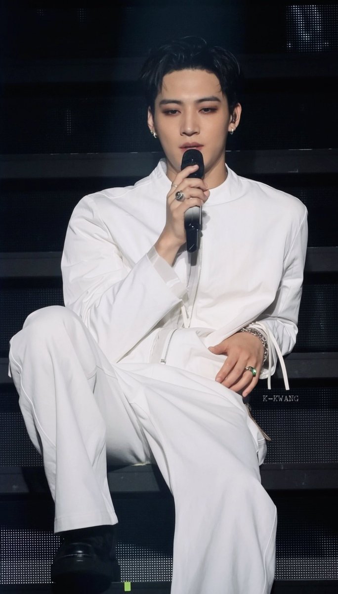 DzardAscha's tweet photo. 🤨🤨🤨🤨🤨
#JAYB #제이비 https://t.co/afklRjza3E
