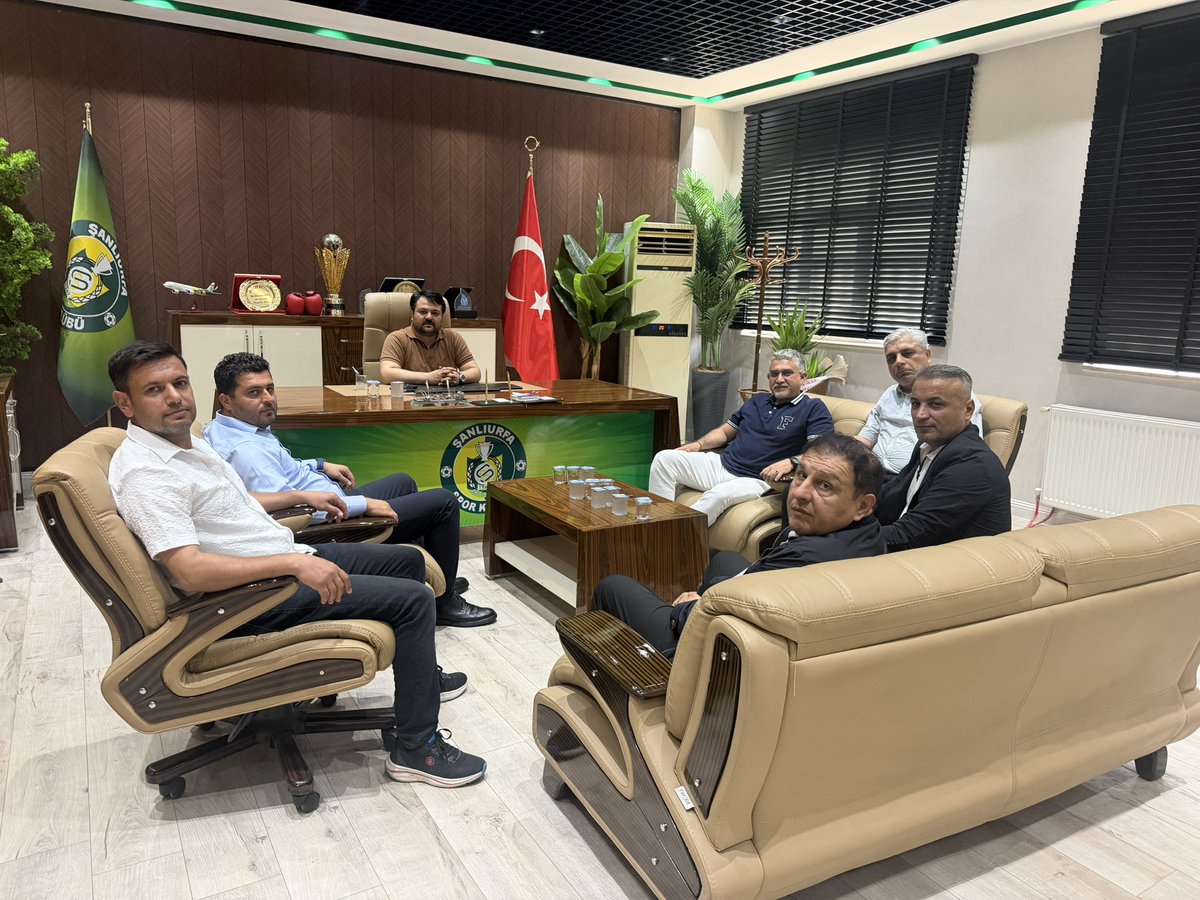nabicadirci's tweet photo. Şanlıurfa spor kulüp 2.bşk ve Büyükşehir belediye meclis üyesi Ahmet Akagündüz Bşk hayırlı olsun ziyaretinde bulunduk nazik ev sahipliği için kendisine ve Şanlıurfa spor başarılar dilerim her zaman Şanlıurfa sporumuzun yanındayız  a https://t.co/bZXV8PKxiu
