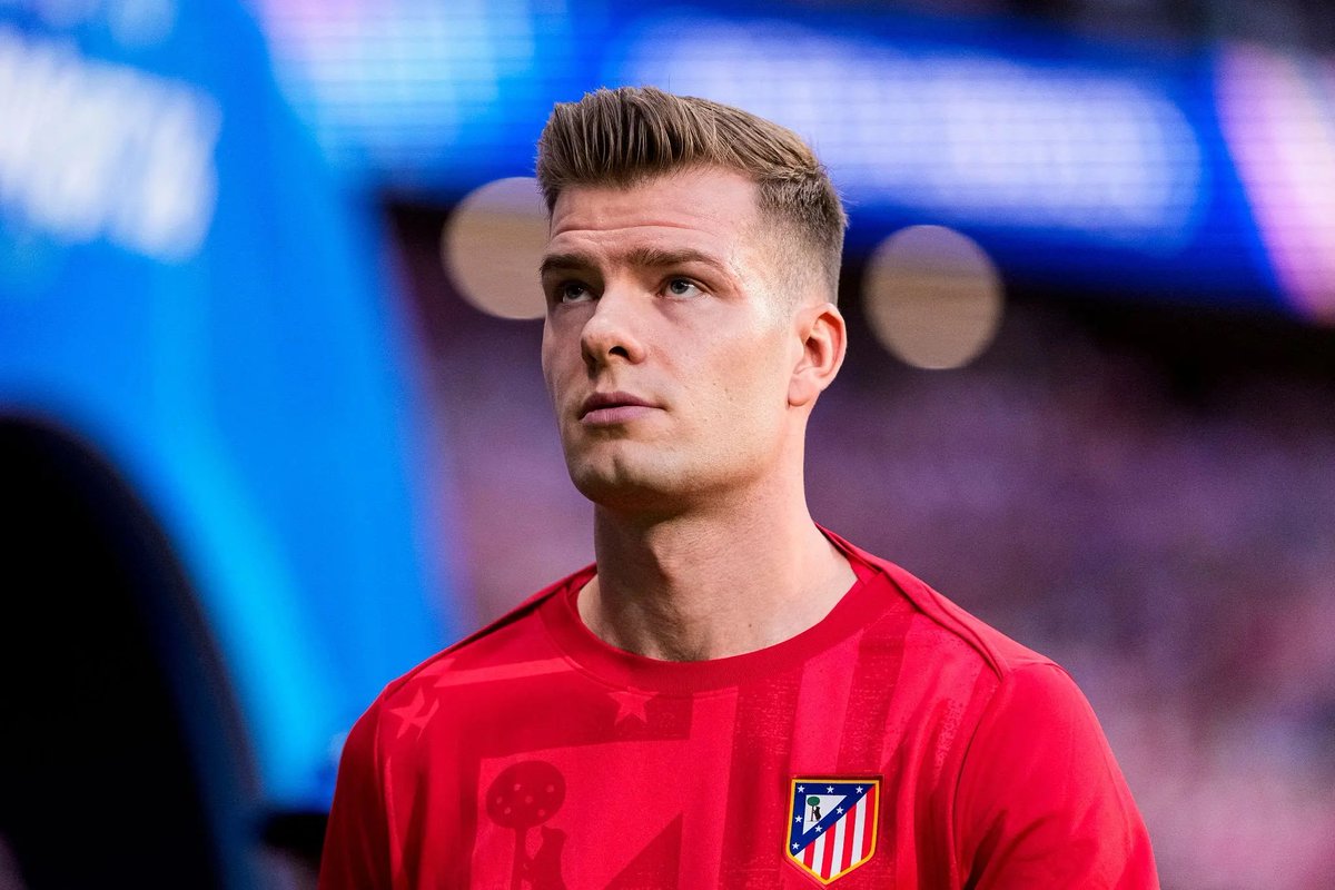 SoldadoCule_'s tweet photo. Honor a Sorloth.

Ha entendido el mensaje de Gil Marín.

El Atlético es un club grande y para nada es un club puente. Cuando llegas allí tienes que cumplir el contrato y darlo todo y no se quiere ir.

Enorme! https://t.co/7bdCUm6Ngx