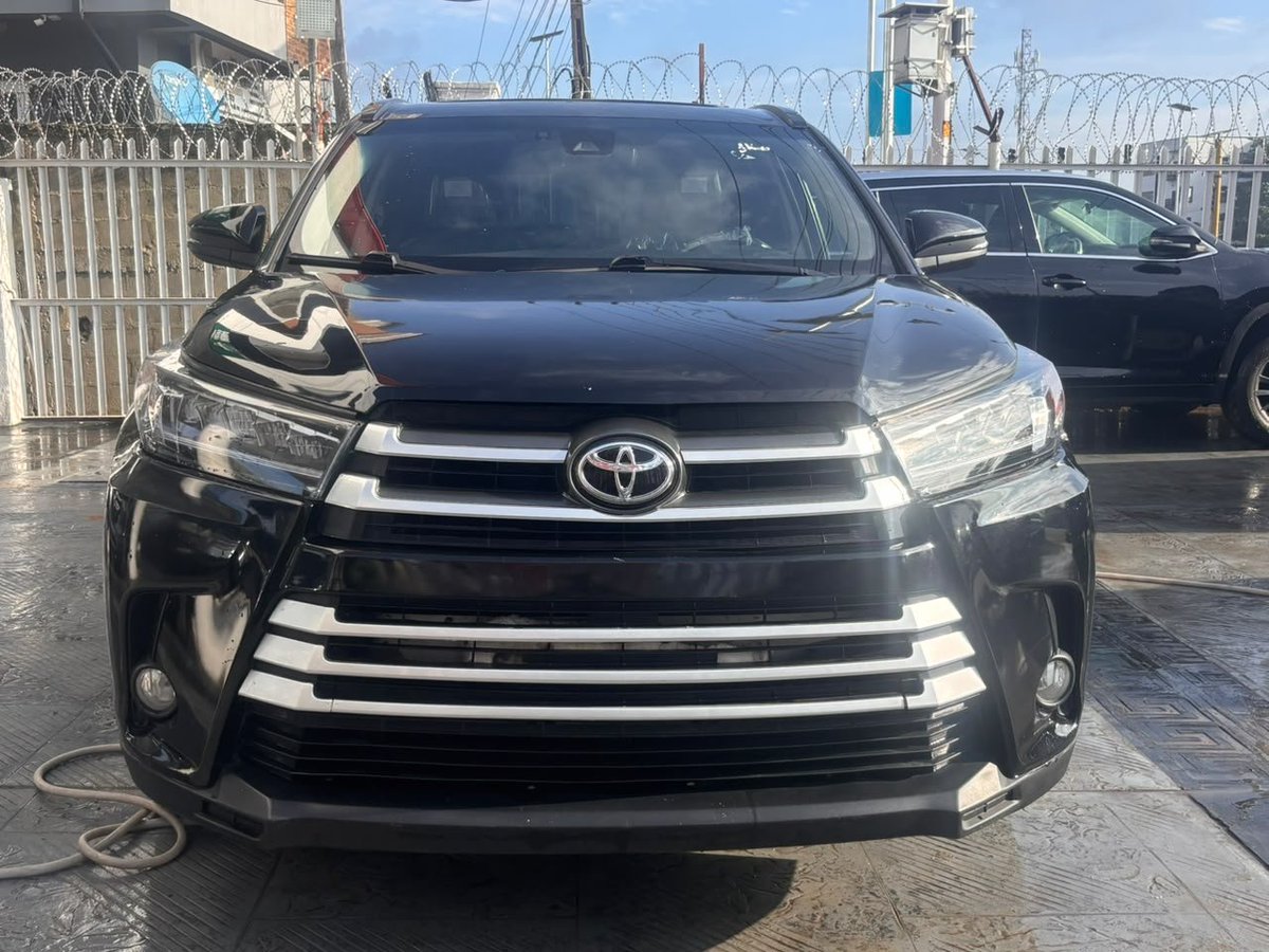 TammatAutos's tweet photo. Just Landed🚘

Foreign Used *2017* Toyota Highlander Limited 

• Fullest Option💎
• In &amp; Out Super Clean

Price: ₦25m

To Schedule a Private Inspection/Delivery⤵️

Send a Dm
☎️/WP: +2349016832044
📧: Tammatautos@gmail.com https://t.co/kwxB69bWjt