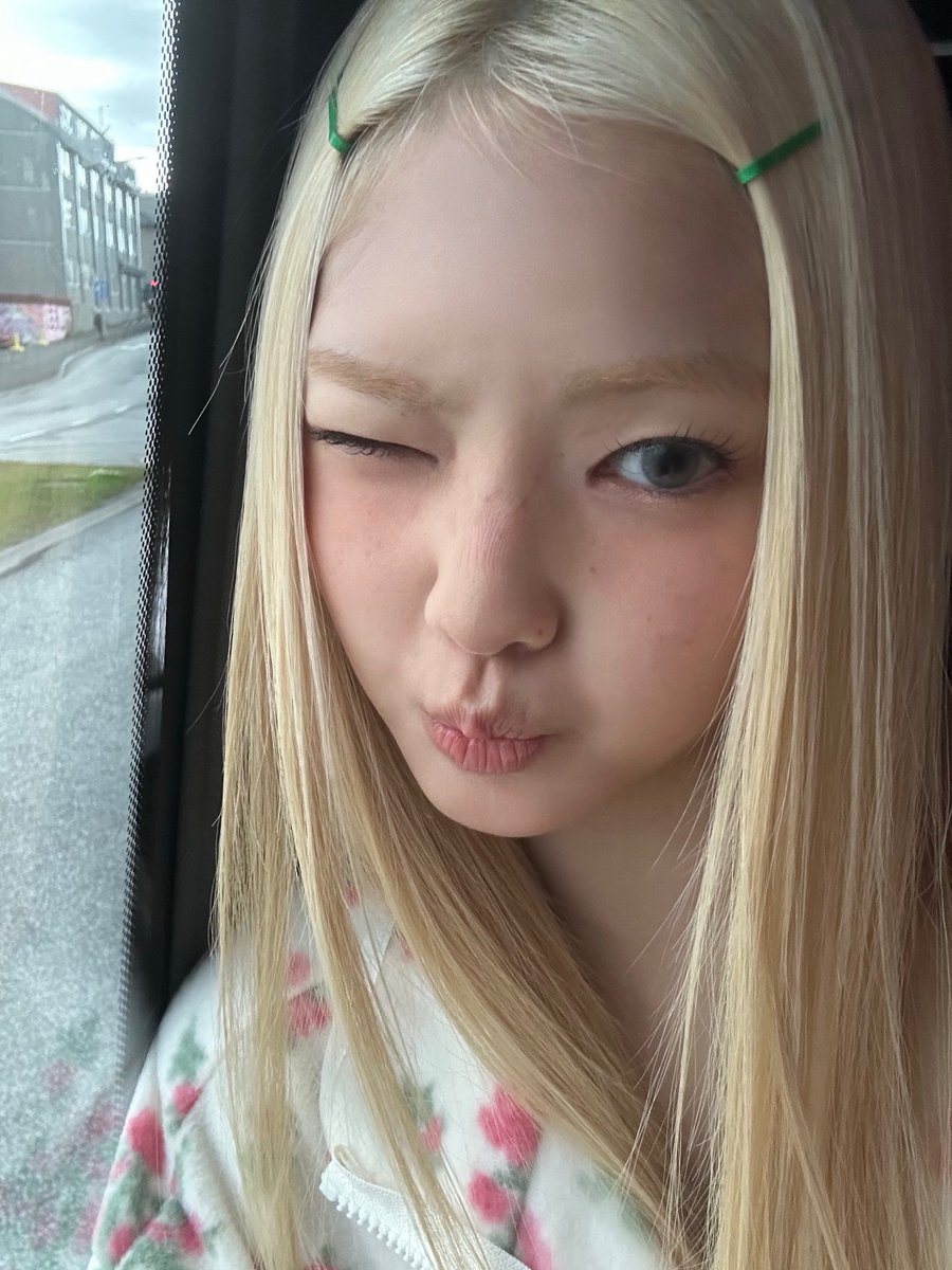 S3OH33's tweet photo. 커염띠기셀카의악마지배자종결자동그라미박서희 https://t.co/B4MAyMP981