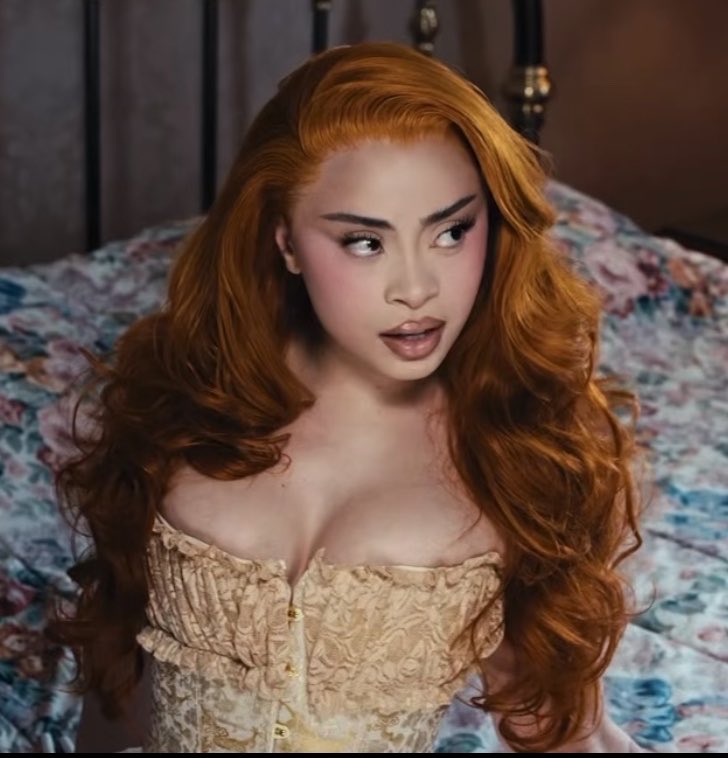 lcecrave's tweet photo. Ice Spice reveals pregnancy in ‘Out My Face’ Music Video. https://t.co/2N2stBgPj4