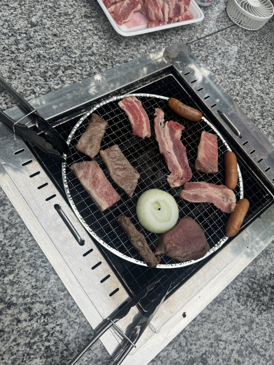 kanade1038's tweet photo. iosだけど、新宿行けた。
あんずさん良い歌声すぎる。

フレンドがPCワールドにいて、挨拶できんかったのでここで呟く！おやすみなさい！

🍖🎆 https://t.co/W5nSwnpEtO