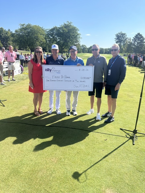 FoldsofHonor's tweet photo. Thank you, @AllyChallenge, for another outstanding #FoldsOfHonorFriday!

With the presentation of colors, national anthem, and check presentation, it was a day dedicated to our mission of honoring our nation's heroes.

#FoldsOfHonor #AllyChallenge #HonorTheirSacrifice https://t.co/8e5m3I9XSR