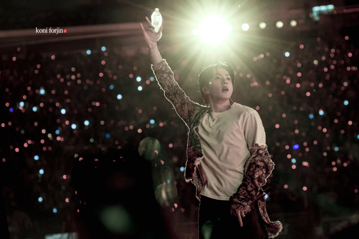 btsforever1207's tweet photo. 260827 BTS ARIRANG Chicago HD      

#BTS_WORLDTOUR_ARIRANG_CHICAGO #방탄소년단진 #JIN #진 #BTS_WORLDTOUR_ARIRANG https://t.co/8Rf3frG266