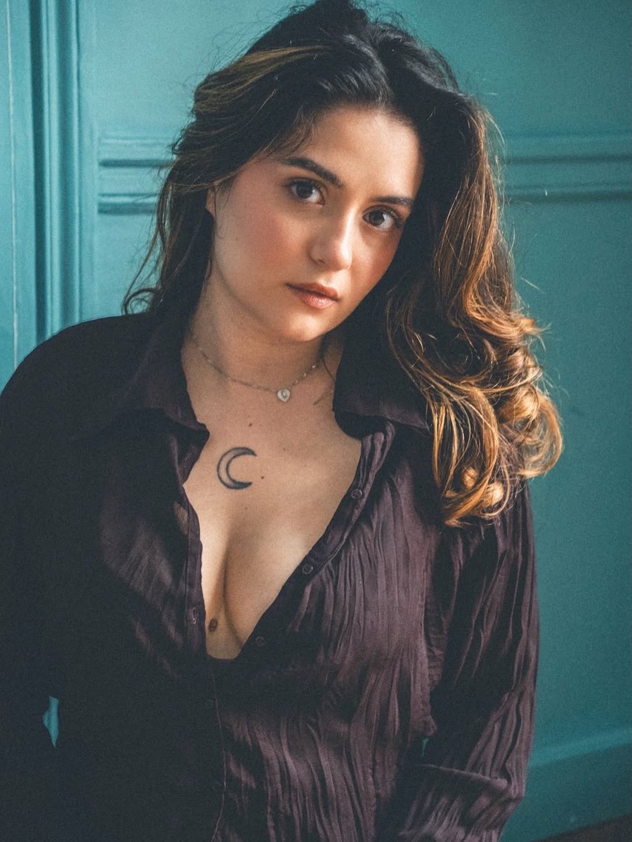 abtweets_x's tweet photo. Too hot to scroll past. 🖤
Carla serving pure temptation. 😮‍💨 https://t.co/ZiXmXUxINM