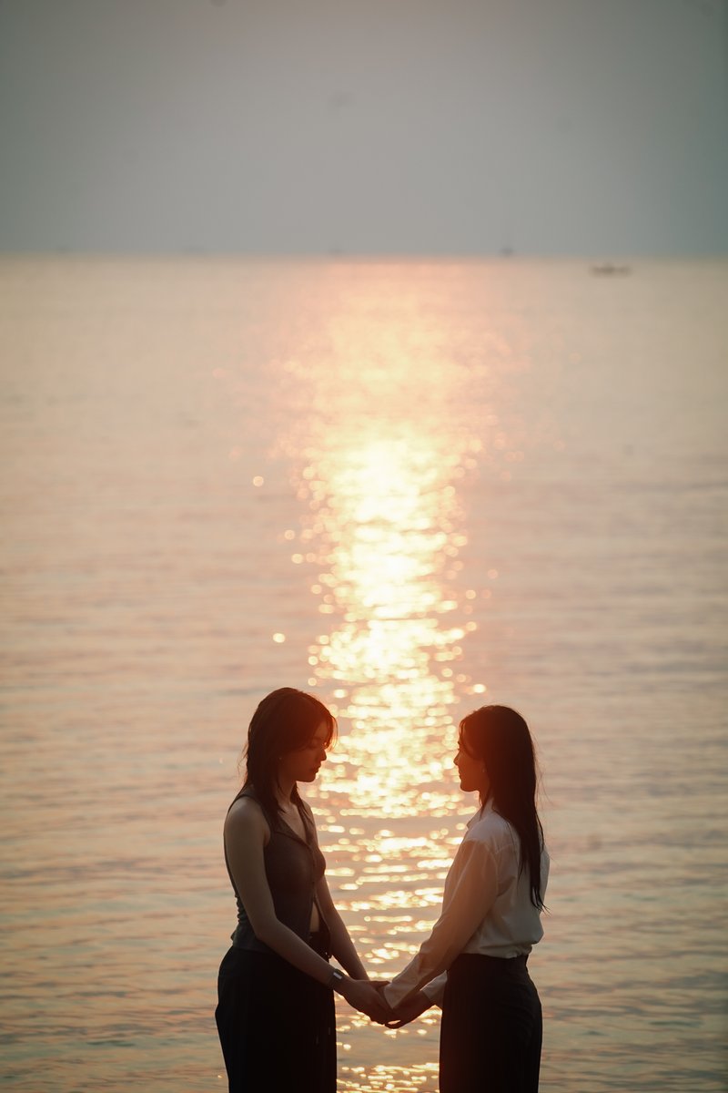 LingOrmCH3's tweet photo. แจกภาพ wallpaper (2)

Sunset With P'ran💖N'neen 🌊🌥️

LINGORM ILF EP11
#วาดฝันวันวิวาห์EP11 https://t.co/u5Iwo5MkeA
