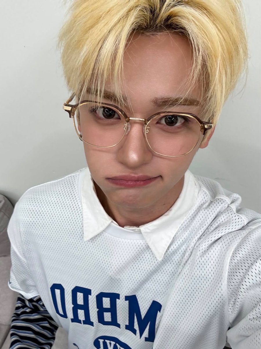WHIB_ON's tweet photo. 🤓

#WHIB #휘브 #JAEHA #재하 https://t.co/D2JBs0Vyyk