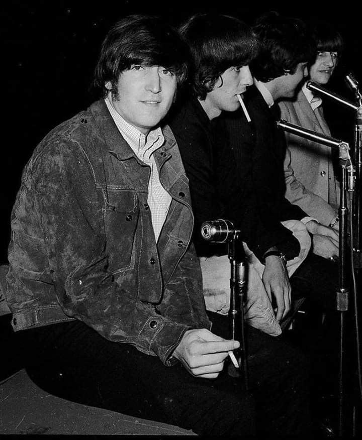 BeatlesArchive2's tweet photo. The #Beatles Rubber Soul https://t.co/rXb11n0A4L