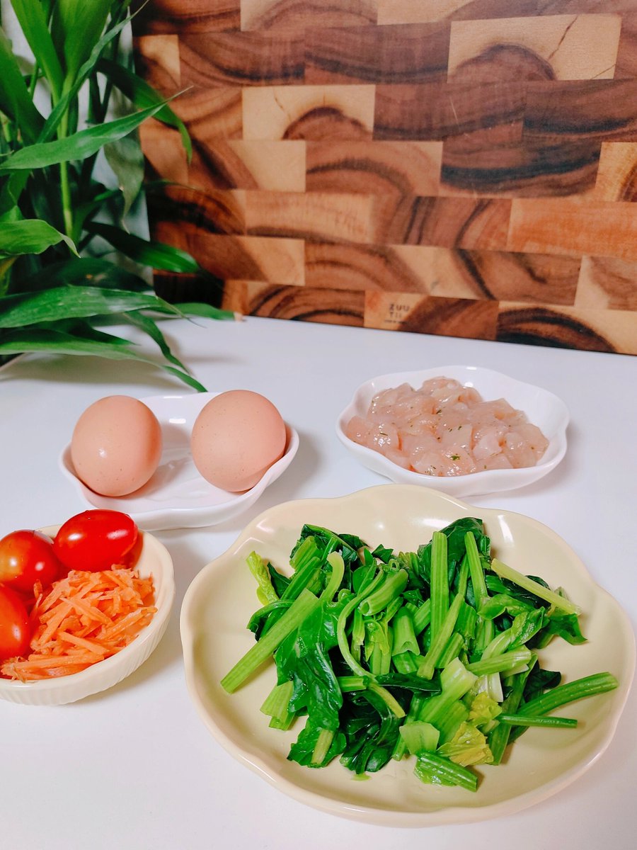 Yoe_Lopez's tweet photo. Just restocked our fridge with fresh cherry tomatoes, organic spinach, and free-range eggs for this week’s easy healthy meals! No more last-minute grocery runs https://t.co/QO3k0Efa9C