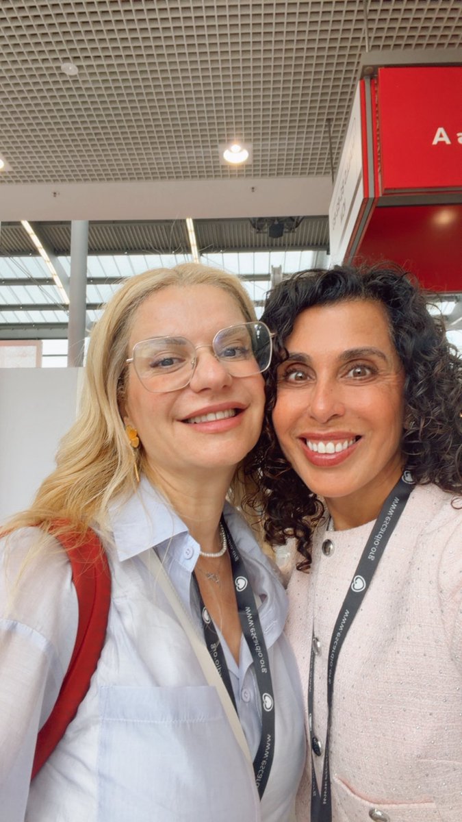DrMarthaGulati's tweet photo. @EkateriniL - this year I see you on the first day of #ESCCongress so the meeting is off to a great start! ❤️ https://t.co/b61yC0ksGb
