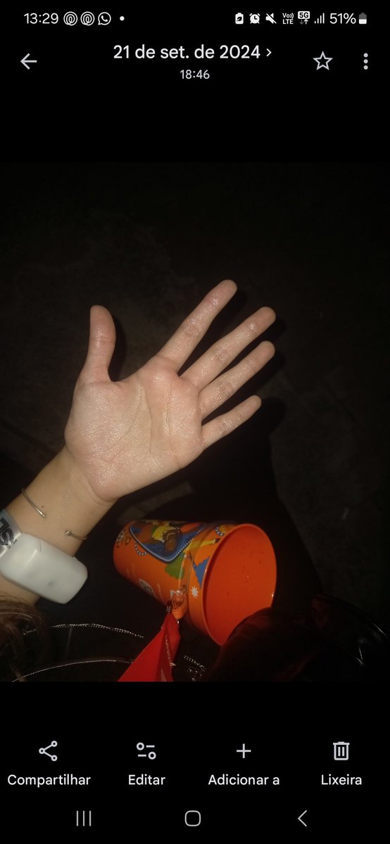 marixswift's tweet photo. @itau @rockinrio No de 2001 eu ainda nn podia, mas olha as fotos que achei de 2024 e nósja estavamos juntinhos!! #MeNotaItaú e me leva pra viver esse sonho de novo 🧡🤘 https://t.co/0t5eyTT9qt