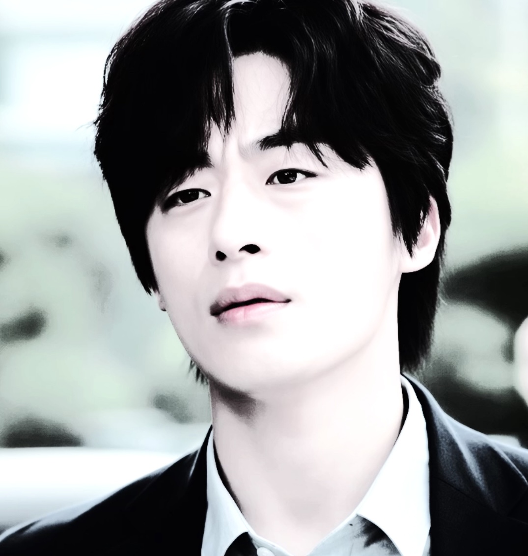 againexgu's tweet photo. 괴이 (2022) 정기훈 / 구교환 https://t.co/bLLa5Lk6Dw