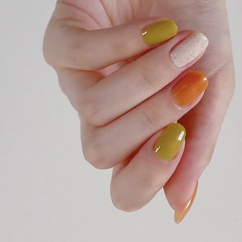 ___harunail's tweet photo. 🍊🍐ᐝ

#セルフネイル #配色ネイル https://t.co/m9HveWYXsu
