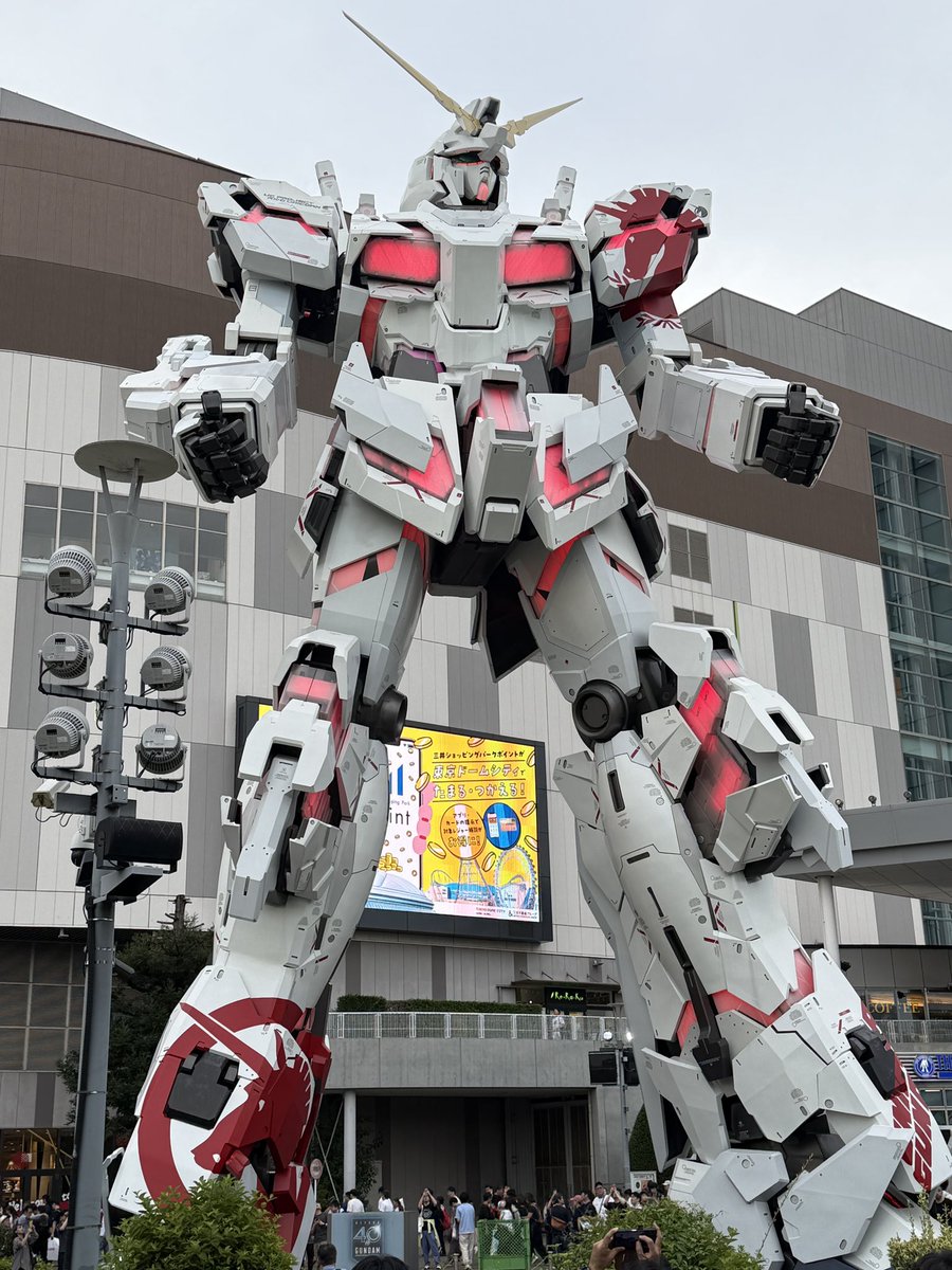 106tall's tweet photo. お台場のユニコーン観に行くのが最後かなぁ…と思い立ってダイバーシティへ
せっかくだからワンチャンガンダムベースに入れるかな？と１時間ほど粘ってキャンセル待ちで入ってMG V2ガンダムを購入

#ガンダム　#ガンダムベース　#ユニコーンガンダム　#V2ガンダムverka https://t.co/x3z5OjxMcJ