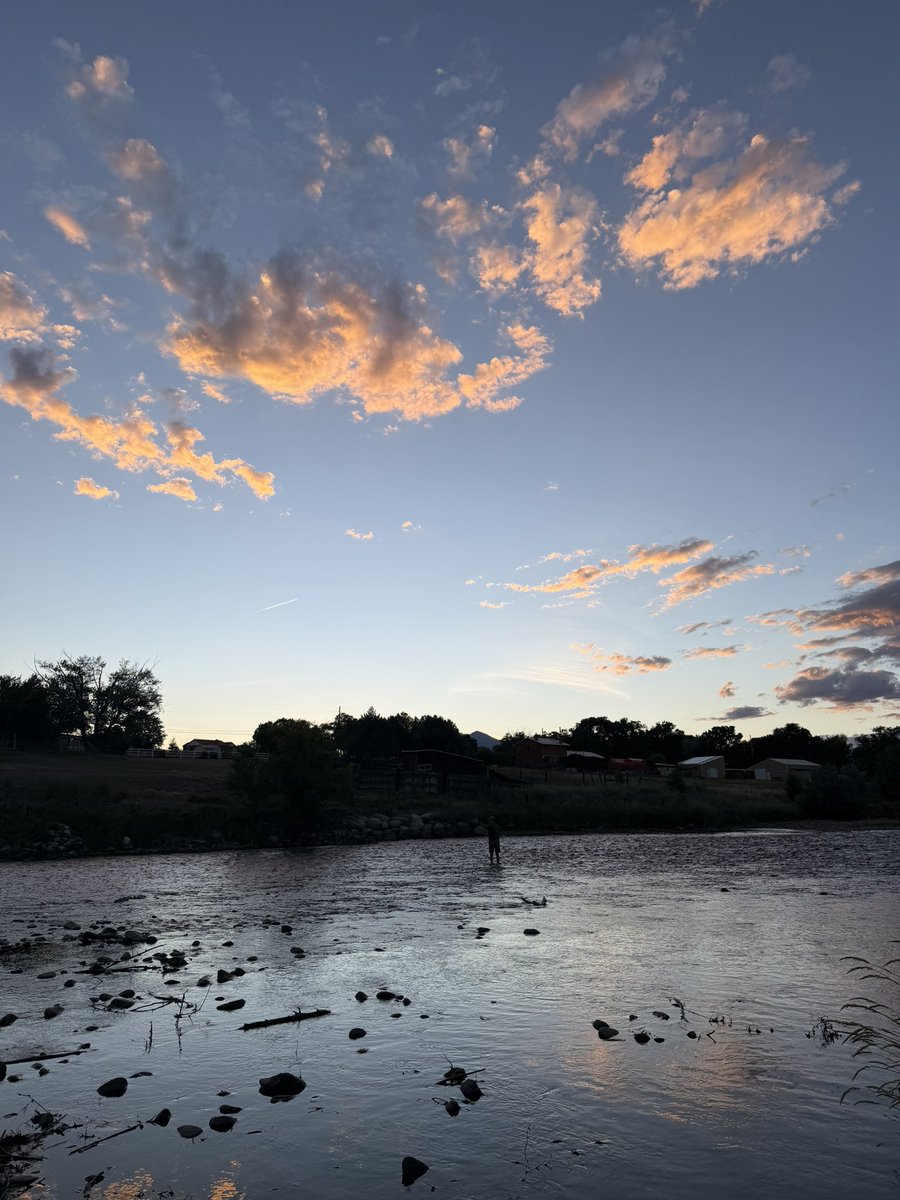 TheSmallMonk's tweet photo. Today’s picture theme is ‘River’
Fishing in Colorado Rivers https://t.co/qmdJDlNO3q