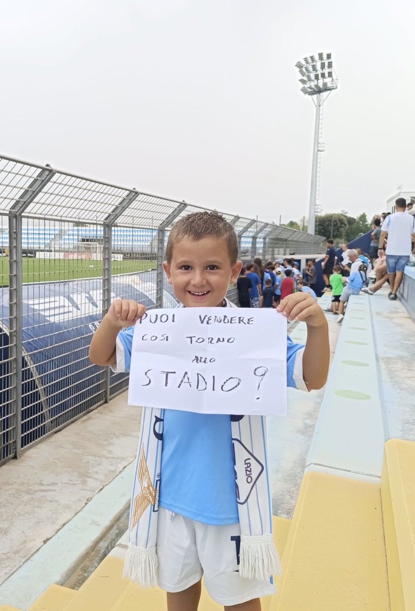 Massi2201's tweet photo. @OfficialSSLazio https://t.co/aGxEZ5o9aL