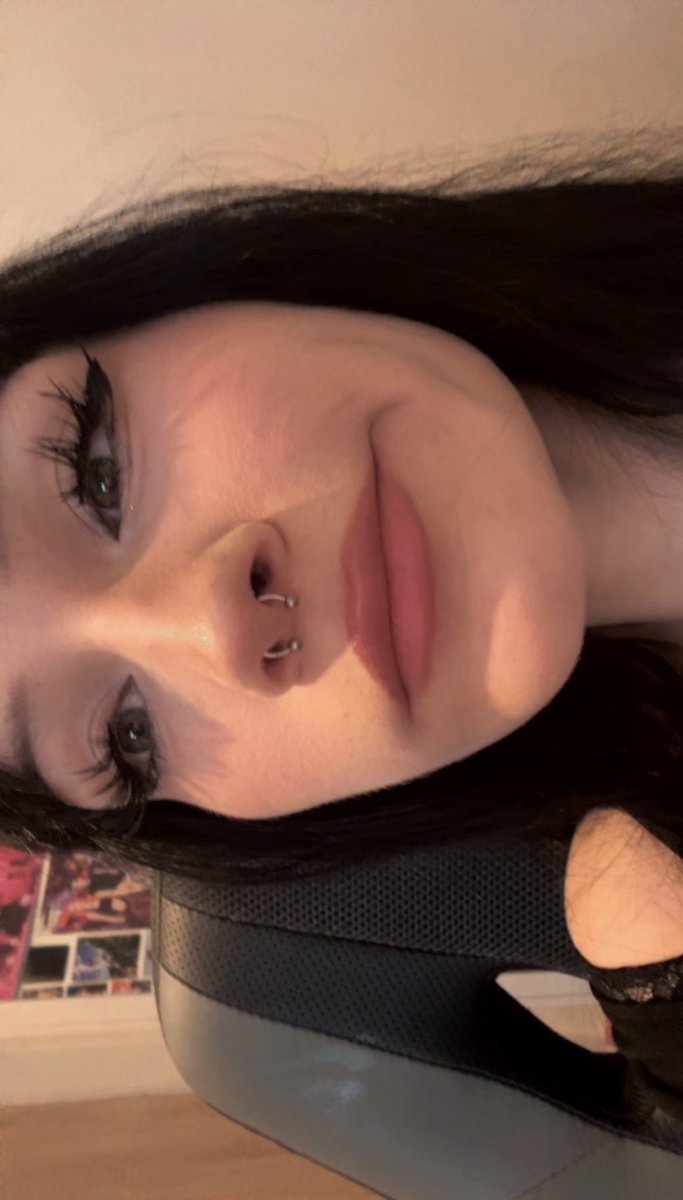 IMEOWCHUU_'s tweet photo. sciagnelam rzesy bondingowe zeby odpoczely przed przedluzaniem i zalozylam tak o moje stare na pasku i jestem w milosci https://t.co/p50HNphUiP