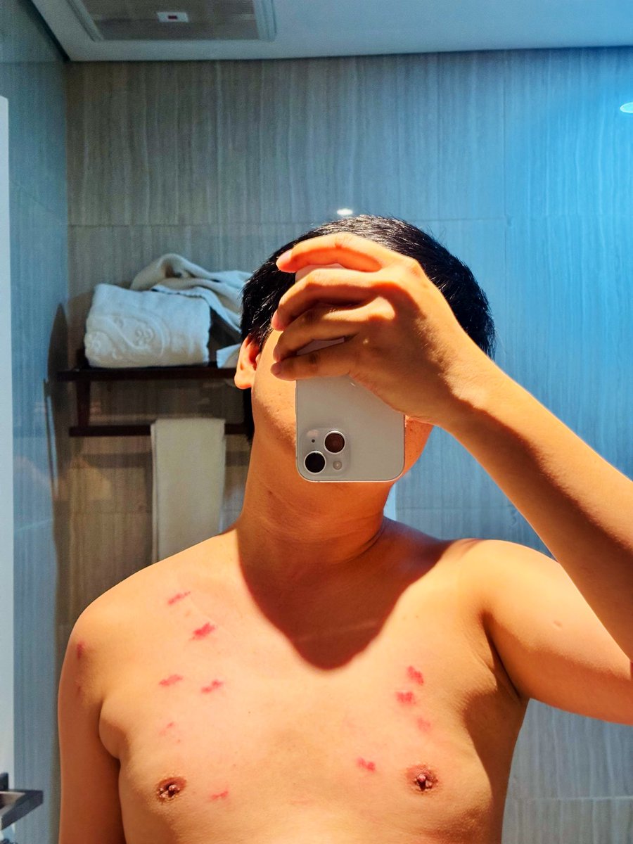 needboyfieasap's tweet photo. side fun sama warga Palu, ganas sekali we😭🙏 kata dia bisa dibikin satu badan kalo aku ga berontak terus, "mulus sekali badanmu, sayang kalo tidak dikasih kenang-kenangan yang banyak dari warga Palu" mana banyak sekali dia pas keluar, badanku lengket https://t.co/Q1PByCePn6