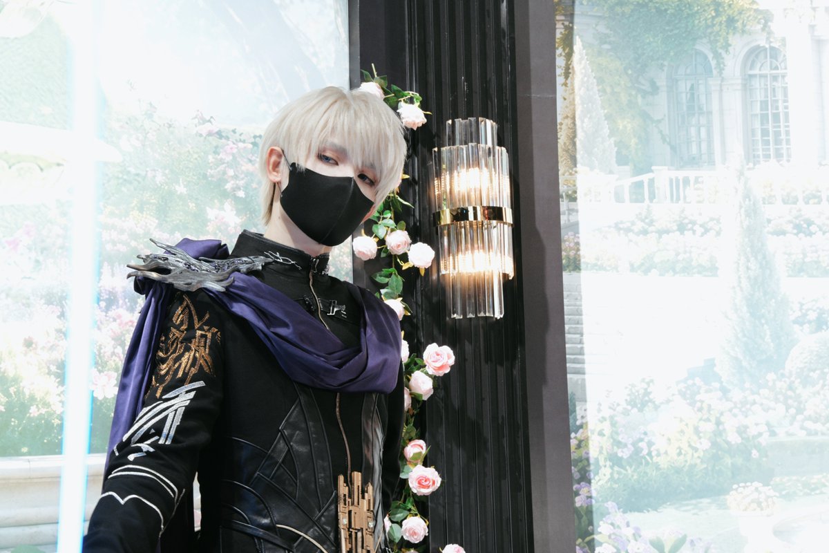 Free_zing__'s tweet photo. I had no chance to take pictures of Caleb but there was Xavier AGAIN posing like a model for me !! 

#LADSGC2026 #loveanddeepspace #xavier #gamescom2026 https://t.co/pfFs7hyGZg