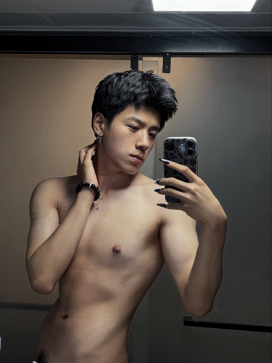 Heb4z4's tweet photo. 做一个良家少男，太擦的我就不发了 https://t.co/HTfCRjD9U3